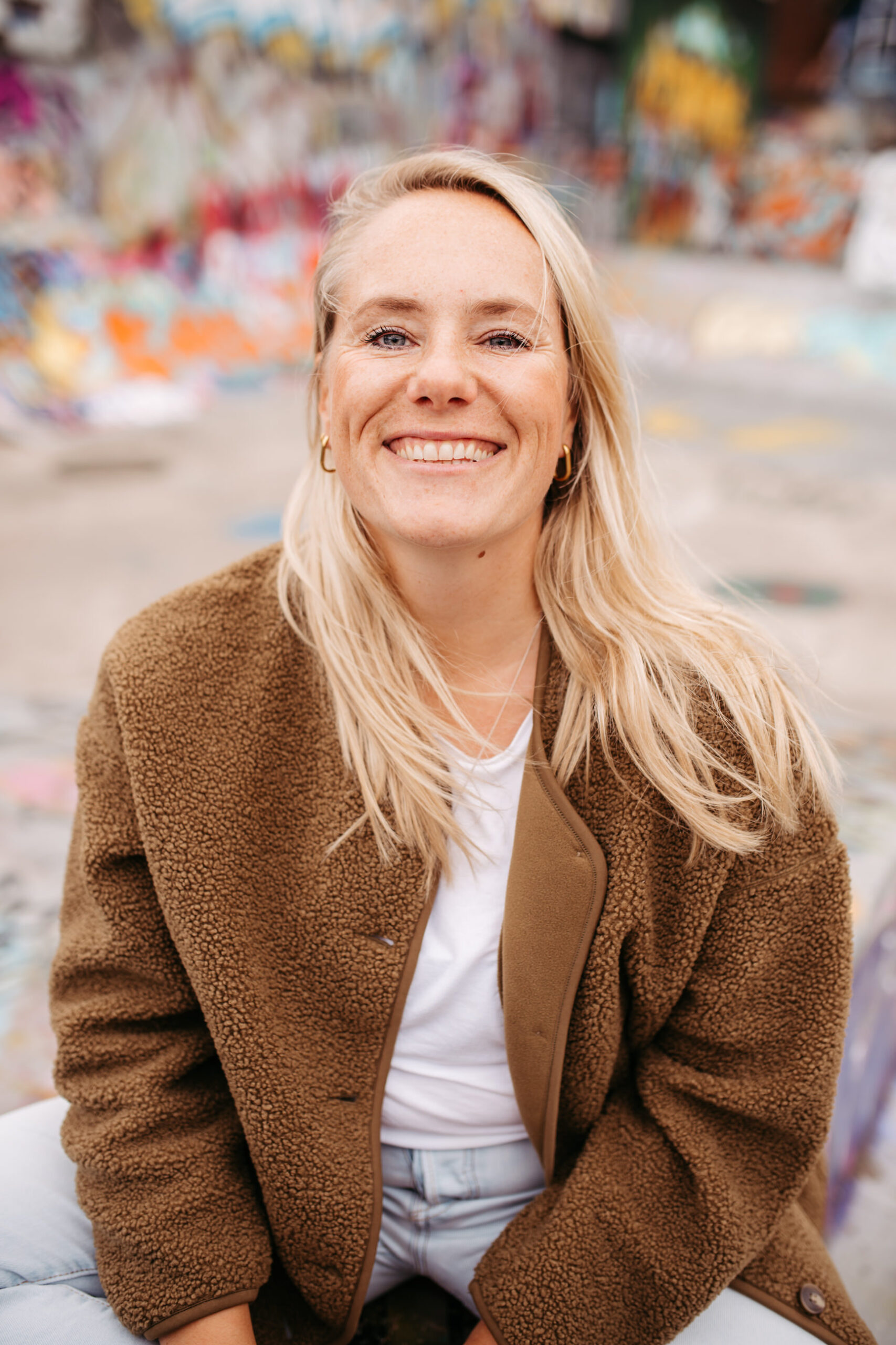 Yogalehrerin. Coach. Surfer. Powerwoman.