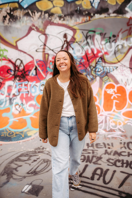 Good Vibes. Deep Dives. Full Heart.